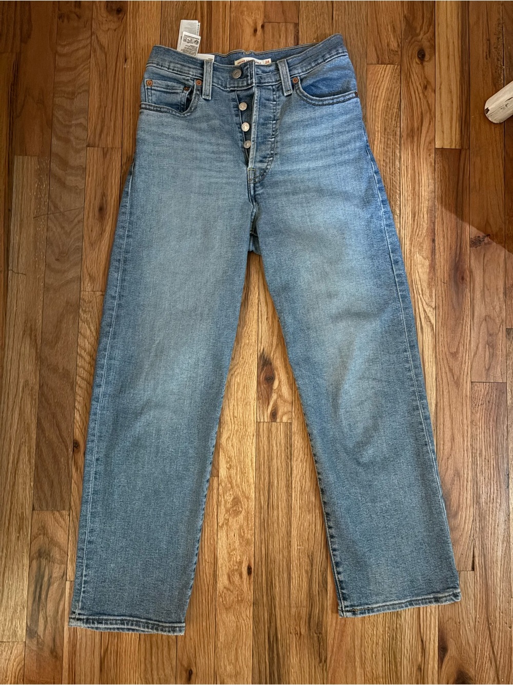 Levi's Women's Light Blue Cropped Ankle Jeans
